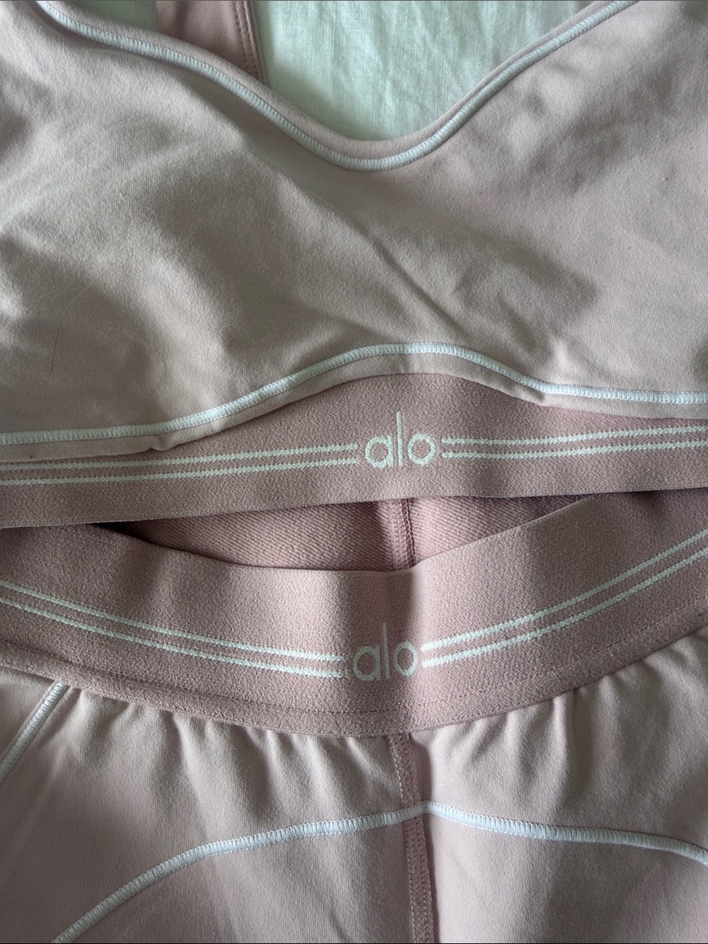 ALO Yoga Blush Pink Seamless Sports Bra and Leggings Set - Picture 2 of 4